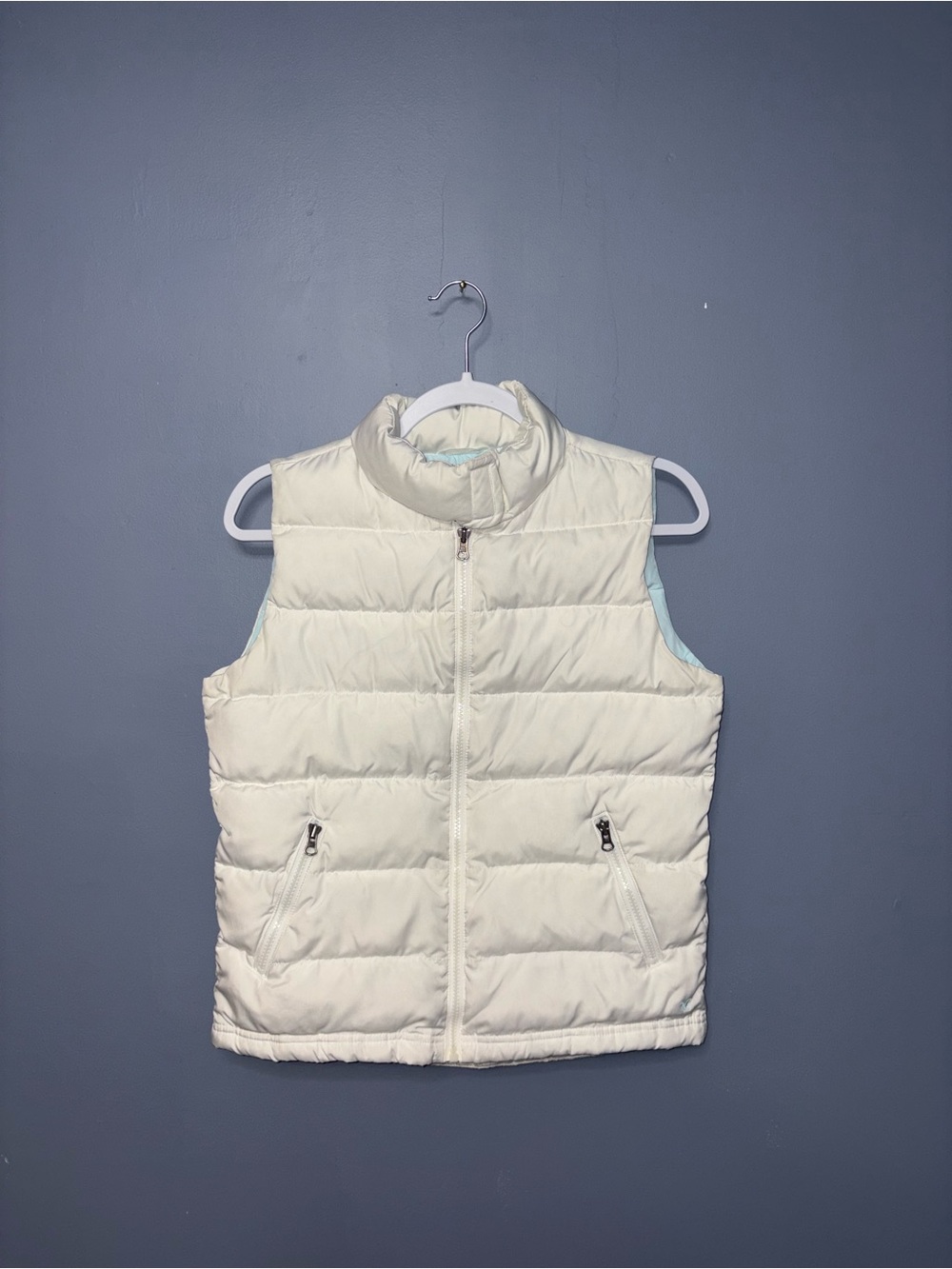 American Eagle | White Puffer Vest